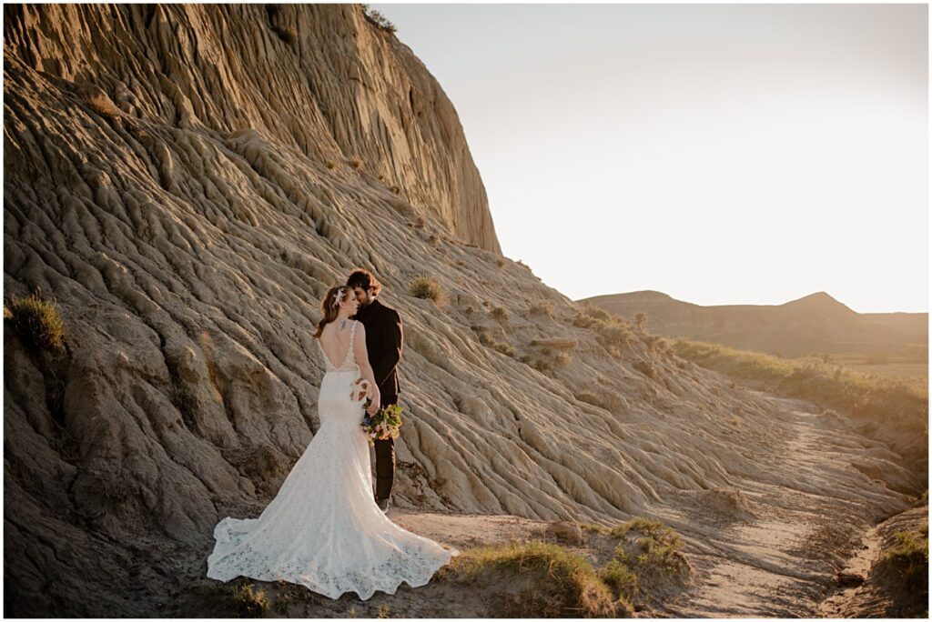 wedding couple at golden hour